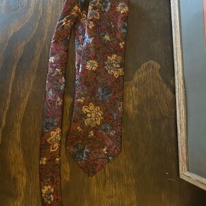 Floral Patterned Tie